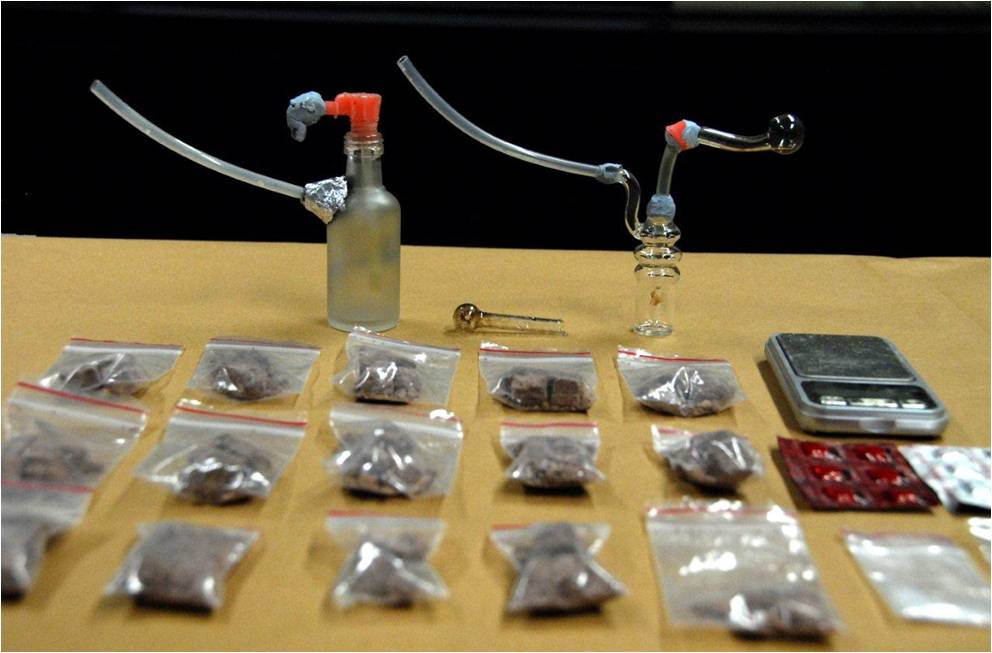 Photo 2: A close-up shot of the drug-smoking apparatus seized in a CNB operation on 13 March 2014. Photo 2: A close-up shot of the drug-smoking apparatus seized in a CNB operation on 13 March 2014.