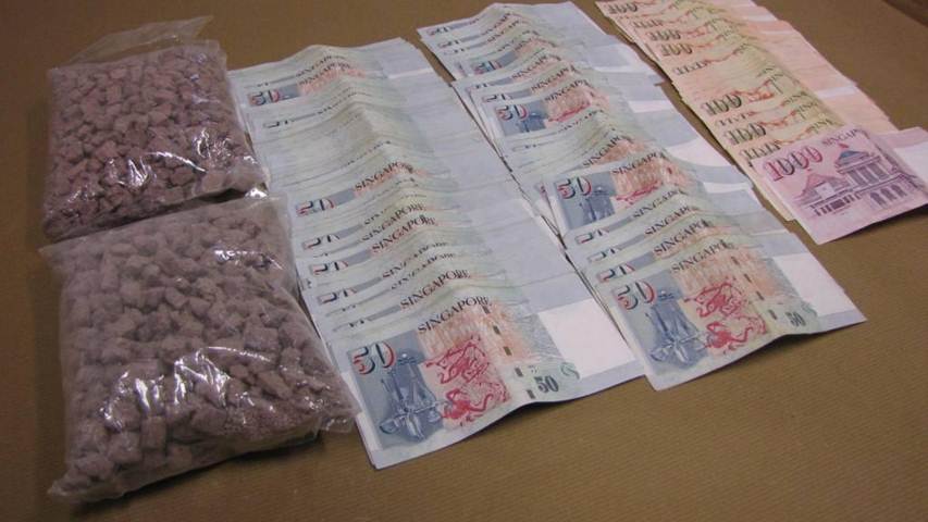 Photo 2: Heroin and cash seized in CNB operation on 20 July 2015