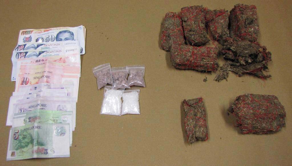 Heroin and cash seized in CNB operation on 24 March 2016