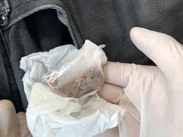Photo-1 (CNB): Small packet of heroin recovered from 52-year-old suspected drug abuser in CNB operation on 17 September 2018. Photo-1 (CNB): Small packet of heroin recovered from 52-year-old suspected drug abuser in CNB operation on 17 September 2018.