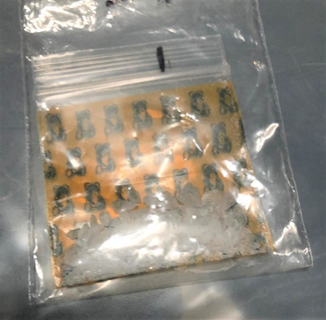 Photo-3 (CNB): ‘Ice’ recovered from the bag belonging to the 26-year-old male suspect, in CNB operation on 27 September 2018. Photo-3 (CNB): ‘Ice’ recovered from the bag belonging to the 26-year-old male suspect, in CNB operation on 27 September 2018.