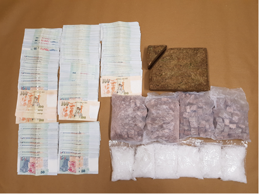 Photo-2 (CNB): Heroin, ‘Ice’, cannabis and cash seized in CNB operation on 16 April 2018. Photo-2 (CNB): Heroin, ‘Ice’, cannabis and cash seized in CNB operation on 16 April 2018.