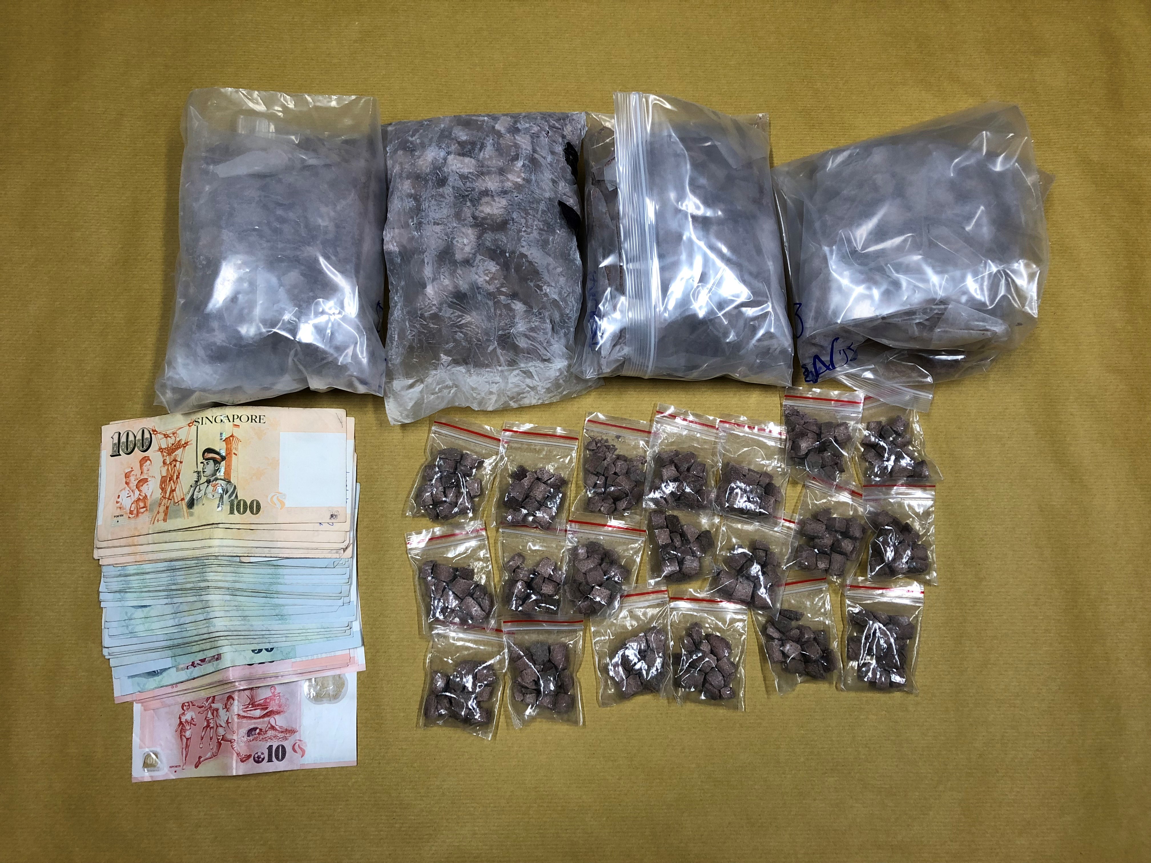 Heroin and cash recovered by SPF officers on 16 Aug 2018