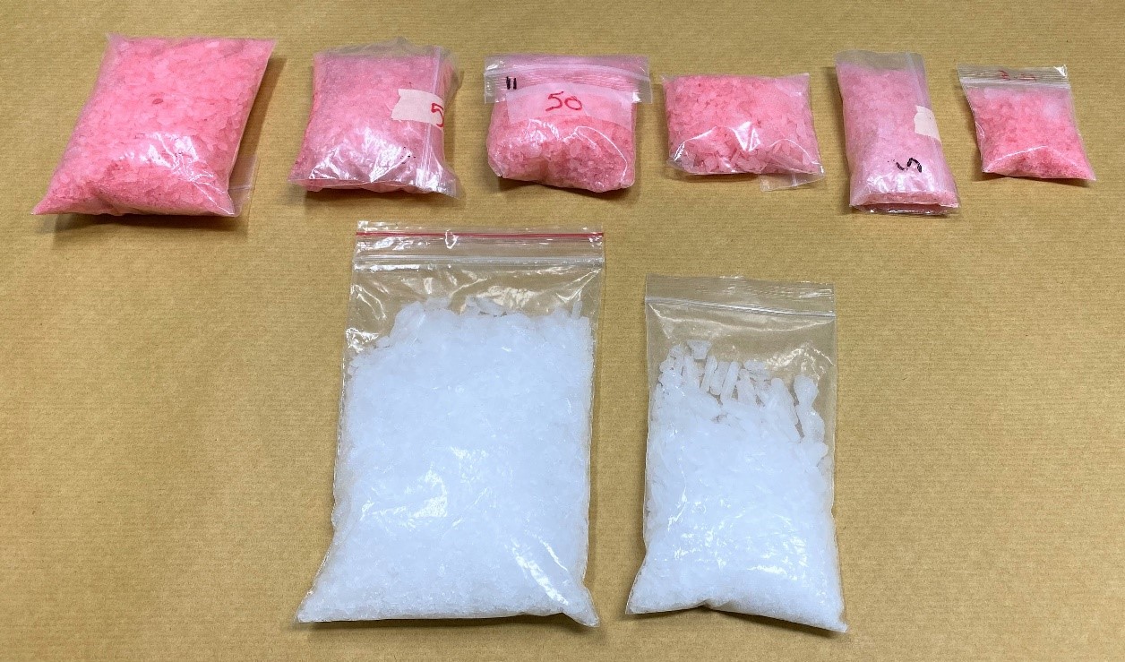 Photo-1 (CNB): ‘Ice’ found in unit at Lorong 15 Geylang, in CNB operation on 31 October 2019. Photo-1 (CNB): ‘Ice’ found in unit at Lorong 15 Geylang, in CNB operation on 31 October 2019.