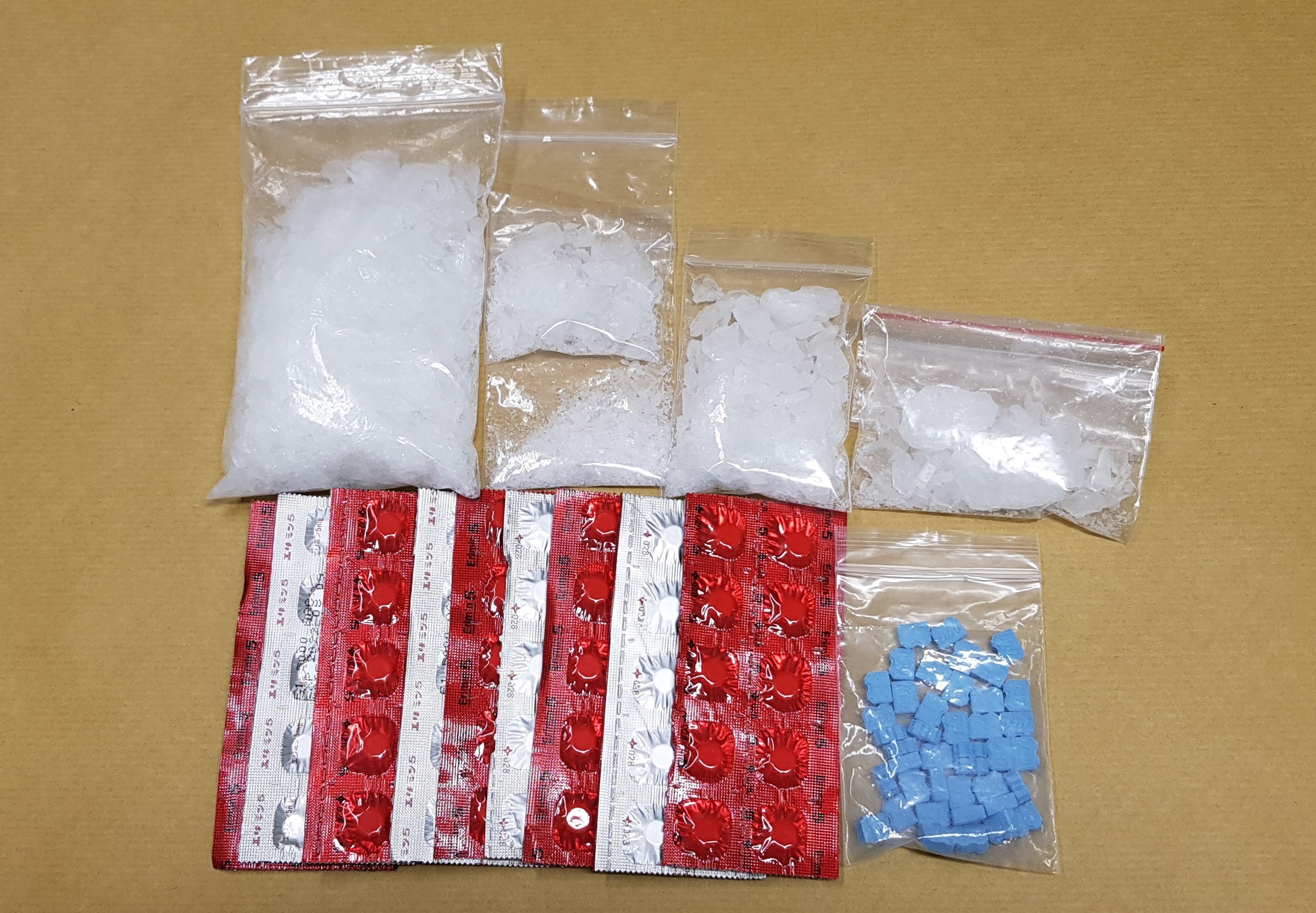 Photo-5 (CNB): Some of the drugs seized during CNB’s operation on 20 August 2019, in which seven suspected drug offenders were arrested. Photo-5 (CNB): Some of the drugs seized during CNB’s operation on 20 August 2019, in which seven suspected drug offenders were arrested.
