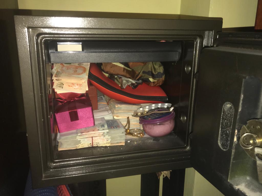 Photo 2 (CNB): A safe containing more than S$150,000 cash recovered during CNB’s operation on 13 February 2020