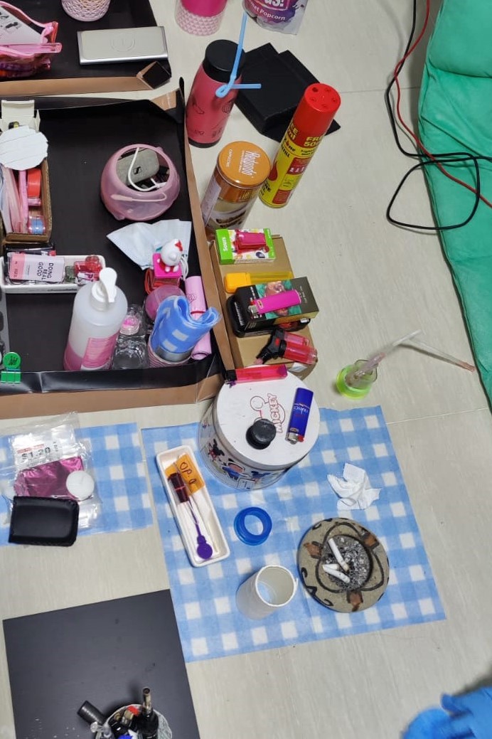 Photo-1 (CNB): Drug paraphernalia seized from the residential unit located in the vicinity of Buangkok Crescent during CNB’s operation on 15 July 2020 Photo-1 (CNB): Drug paraphernalia seized from the residential unit located in the vicinity of Buangkok Crescent during CNB’s operation on 15 July 2020