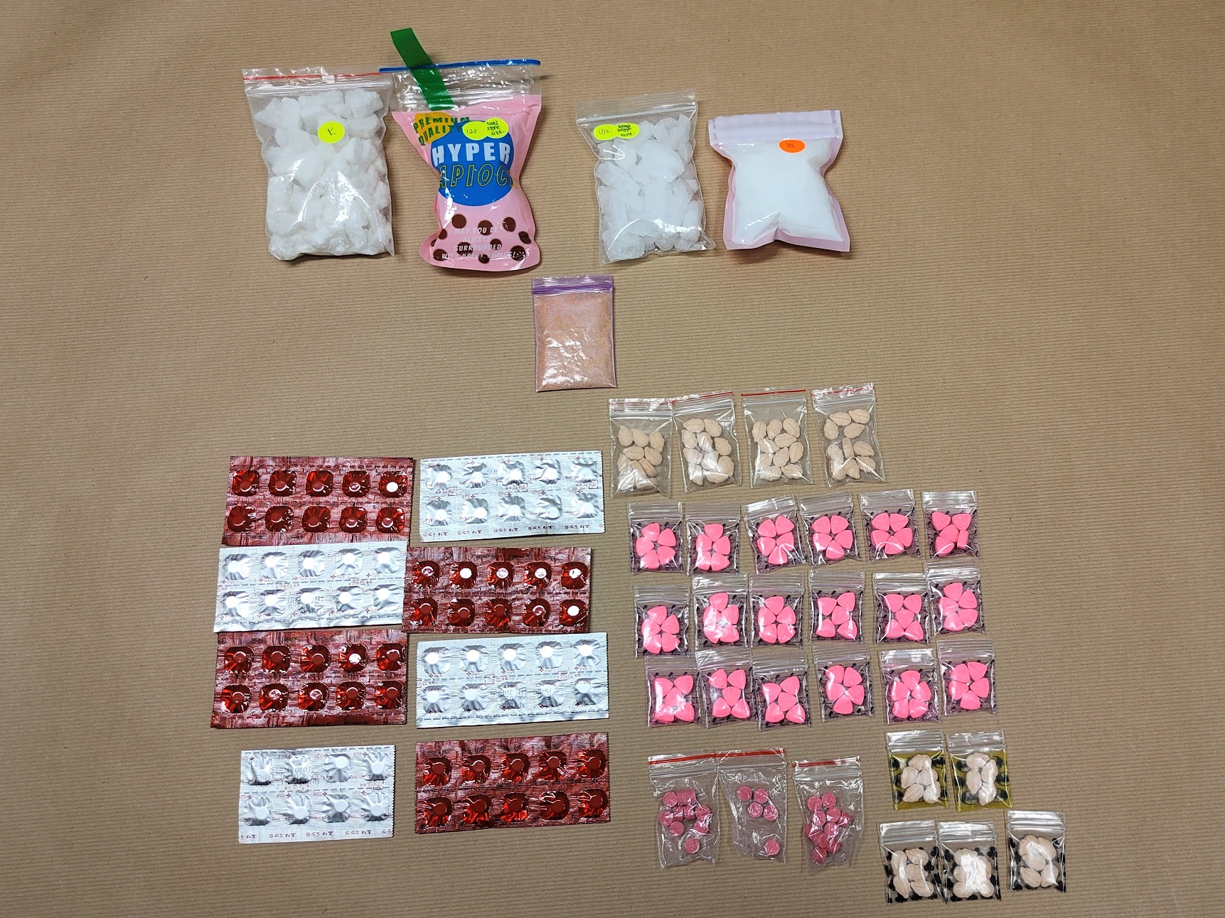 Photo 1 (CNB) : Some of the drugs recovered from a unit in the vicinity of Eng Hoon Street on 14 September 2020