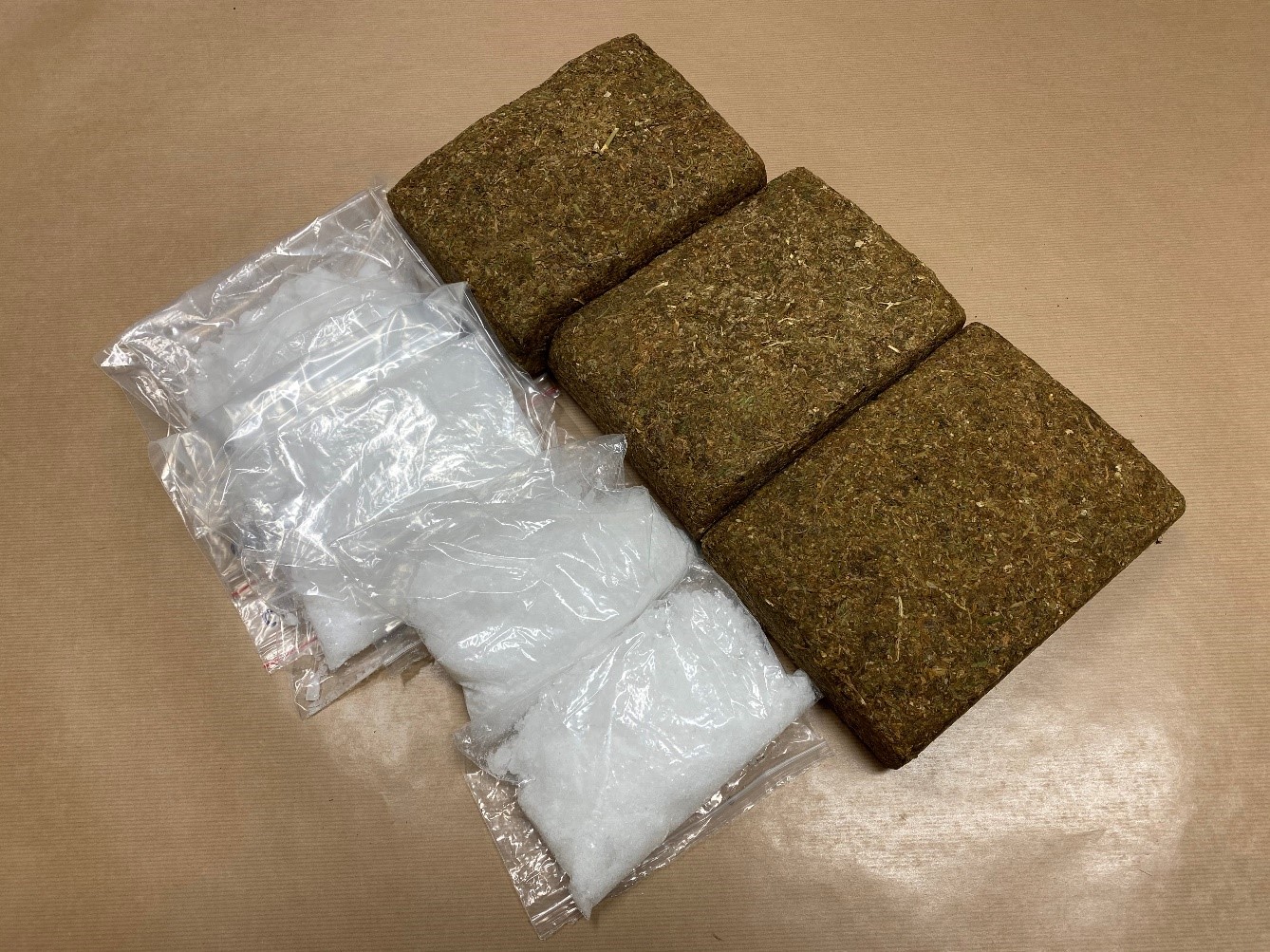Photos 3 (CNB) – A total of about 1,000g of ‘Ice’ and about 3,000g of cannabis seized in the vicinity of Kranji Loop on 7 September 2020.