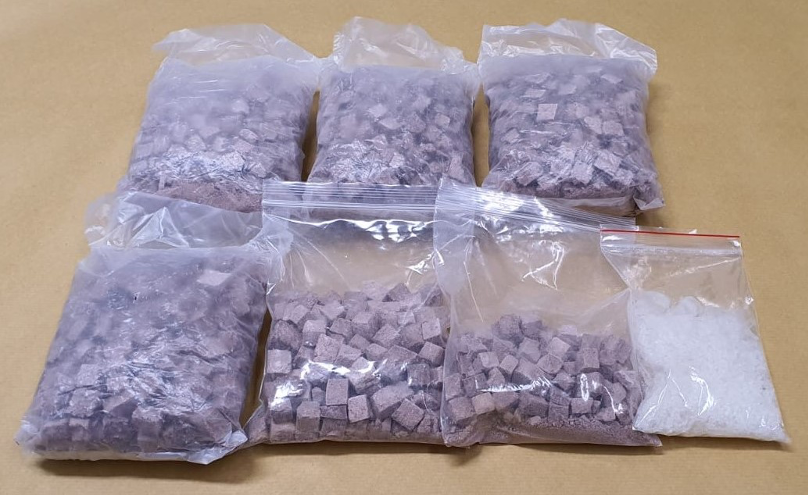 LARGE HEROIN SEIZURE TWO ARRESTED LARGE HEROIN SEIZURE TWO ARRESTED