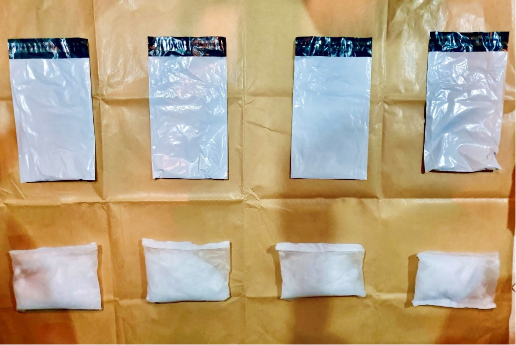 OVER 8KG OF ILLICIT DRUGS SEIZED;3 SINGAPOREANS ARRESTED FOR SUSPECTED DRUG ACTIVITIES